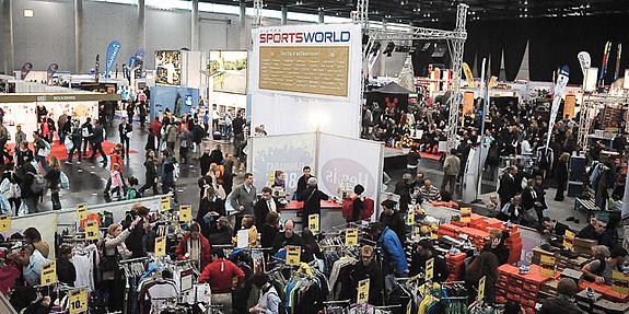 Besucher auf der Sportmesse Vienna Sports World des Marathons Wien
