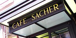 Eingang zum Café Sacher 