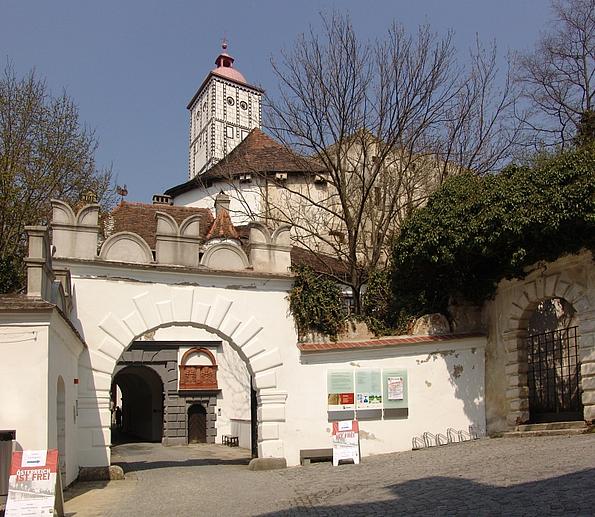 Der Eingang der Burg