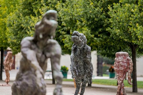 Sonderausstellung Belvedere Rudi Wach, Bronzeskulpturen im Garten Belvedere
