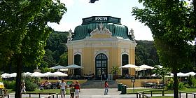 Blick auf das kaiserliche Pavillon im Tiergarten Schönbrunn.