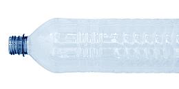 Transparente Plastikflasche ohne Verschluss vor weißem Hintergrund