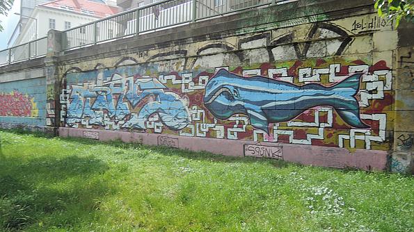 Graffiti am Donaukanal: Blauwal