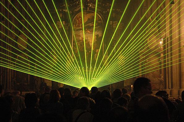Grüne Laser im Stephansdom Wien