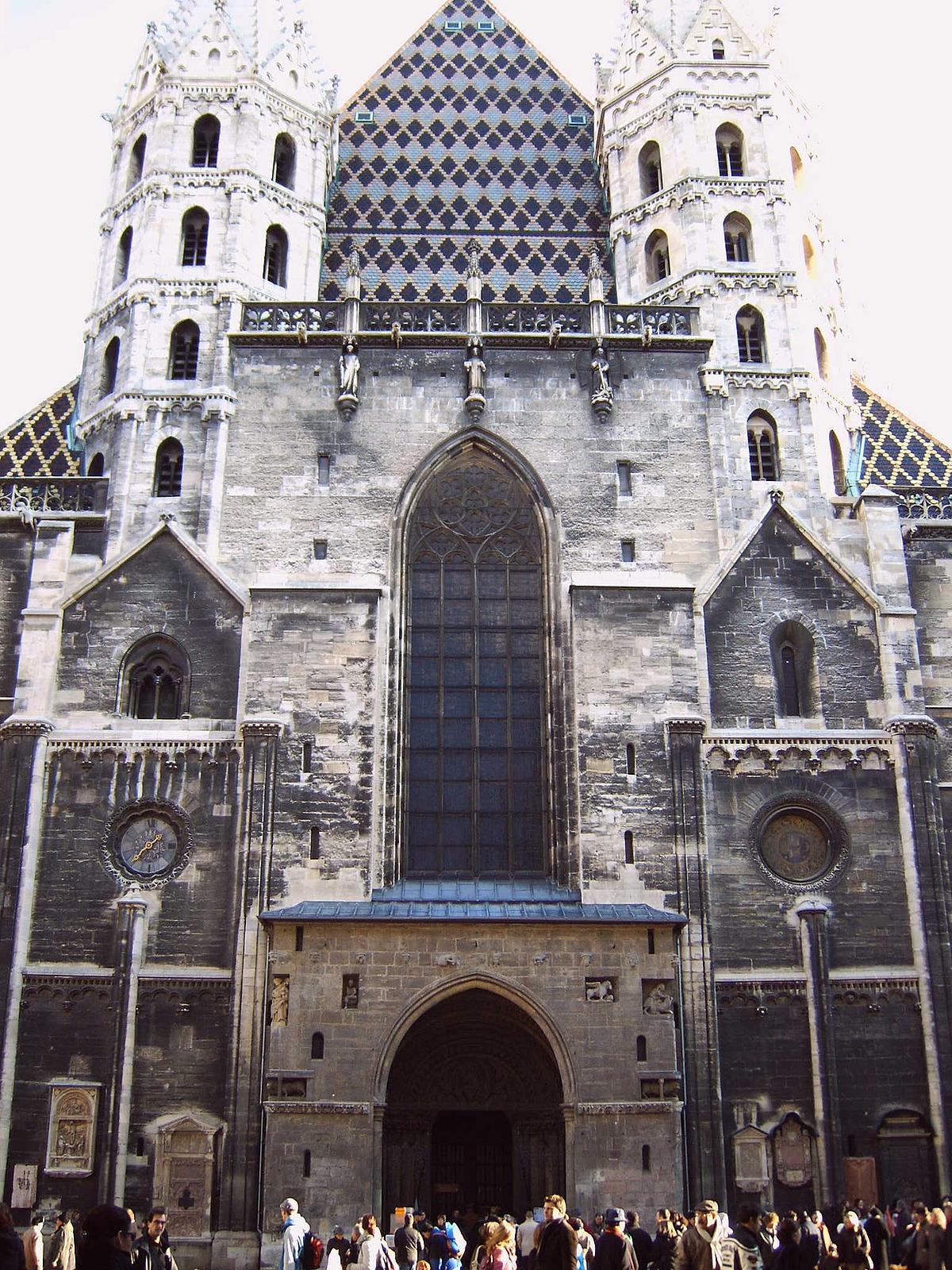 Bild von Riesentor bzw. Eingang des Stephansdomes.