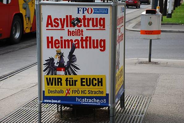FPÖ Plakat NRW 2008 Österreich mit Slogan: Asylbetrug heißt Heimatflug