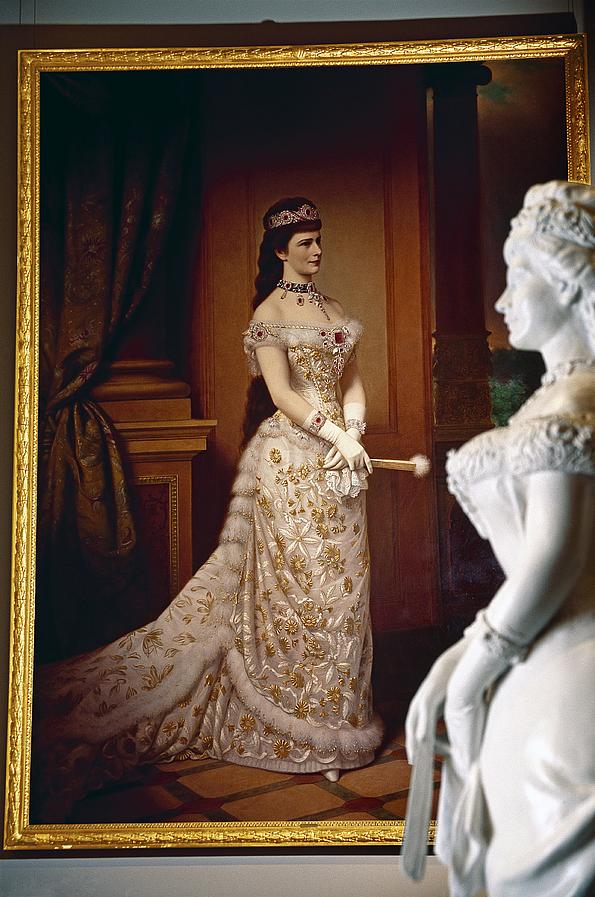 Portrait der Kaiserin Elisabeth und Statue