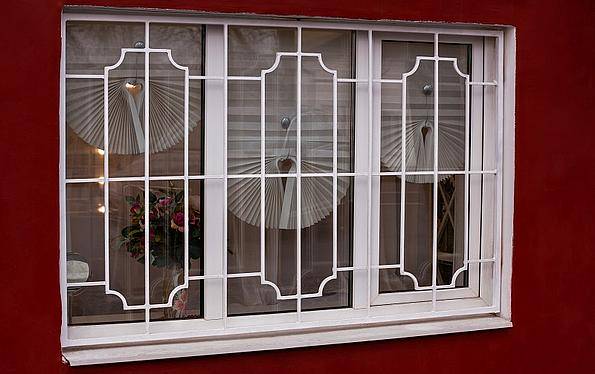 Fenstergitter: Einbruchschutz trotz geöffnetem Fenster ab 149 €