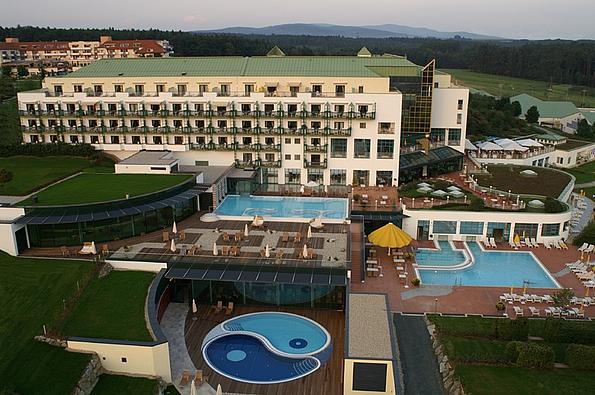 Luftaufnahme des Therme Burgenland Resorts