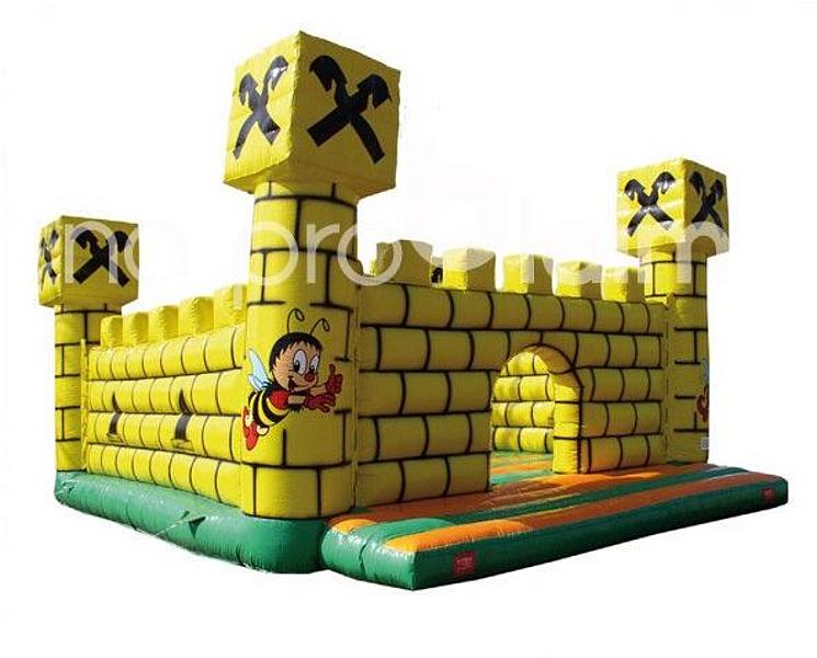 Luftburg für Kinder zum Hüpfen in Form einer Burg mit 4 Türmen
