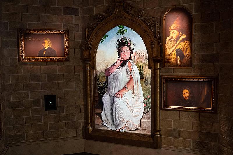 Harry Potter Ausstellung: Aufnahme vom sprechenden Gemälde mit der "Fetten Dame"