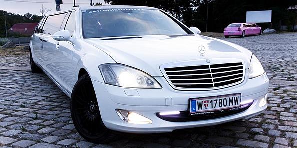Weißer Mercedes S-Klasse als Stretchlimousine