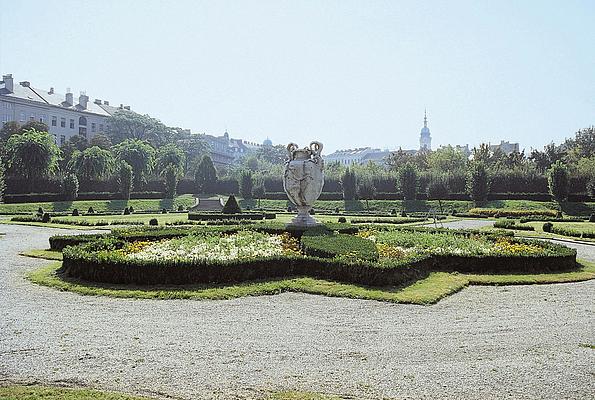 Beetanlage in öffentlichem Garten in Wien