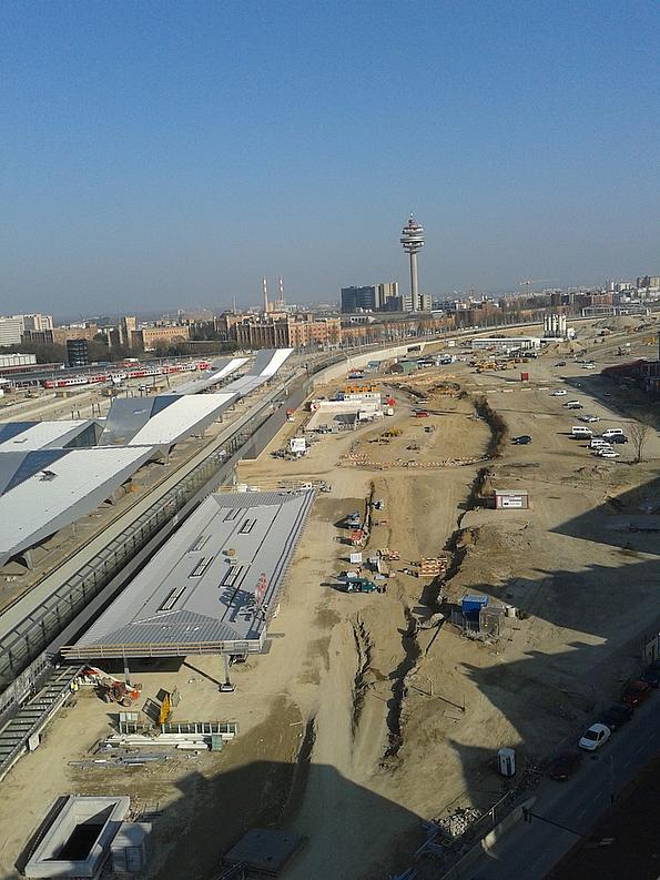 Blick auf die Baustelle Hauptbahnhof Wien mit dem Rautendach, Frühjahr 2012