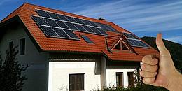 Photovoltaikanlage auf Hausdach in Waidhofen