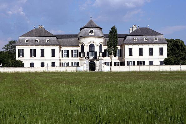 Außenansicht von Schloss Niederweiden