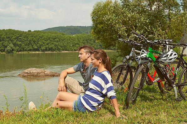 Radfahrer am Donauufer