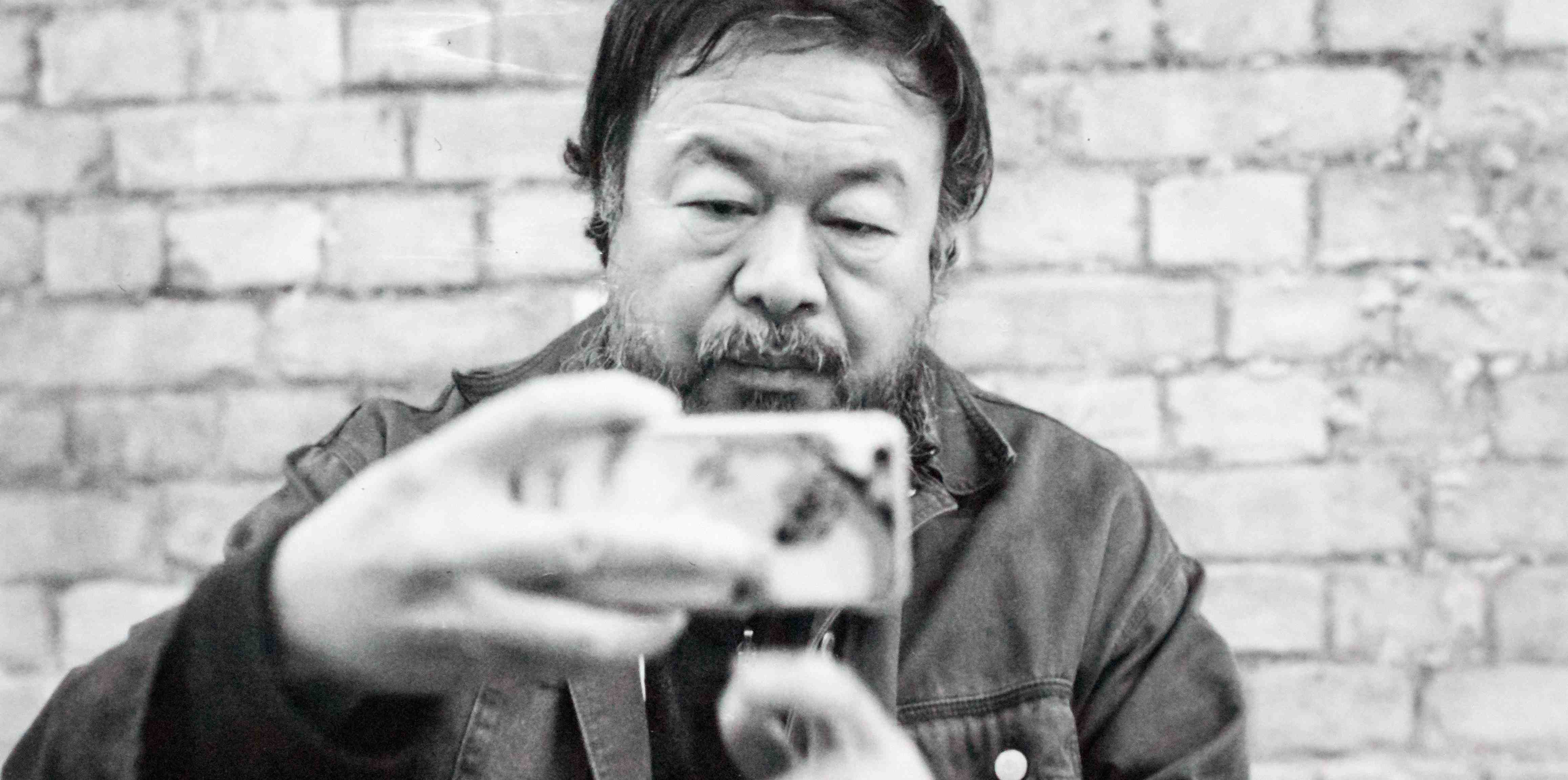 Der chinesische Künstlerdissident Ai Weiwei bei der Arbeit.