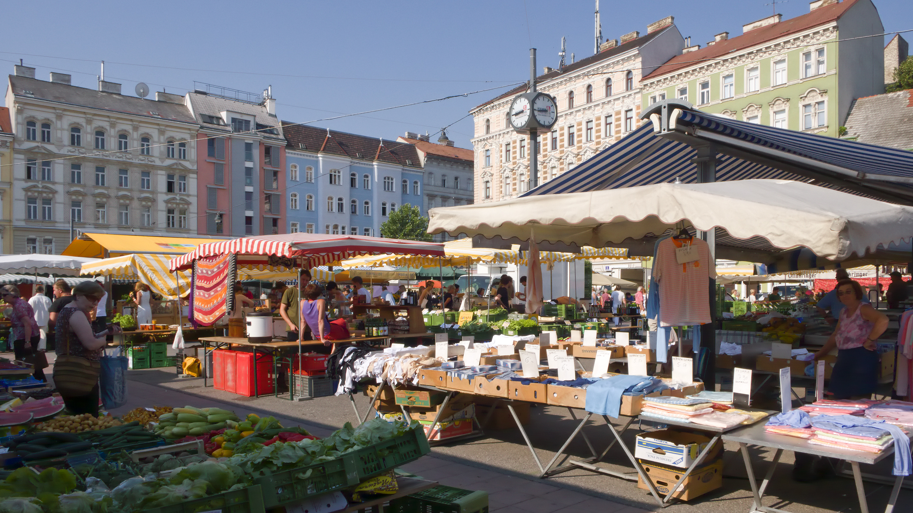 Bild von Marktständen am Karmelitermarkt