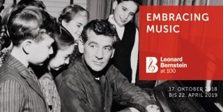 Bernstein im Kreise junger Klassikfans