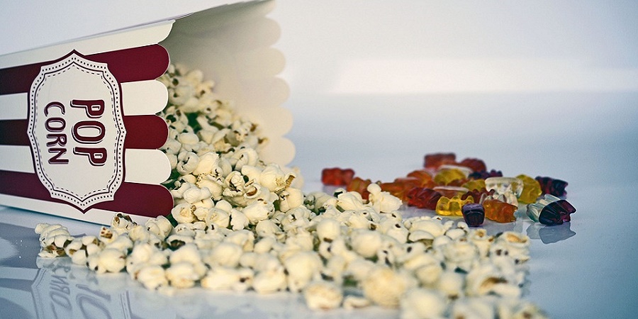 Popcorn und Gummibärchen