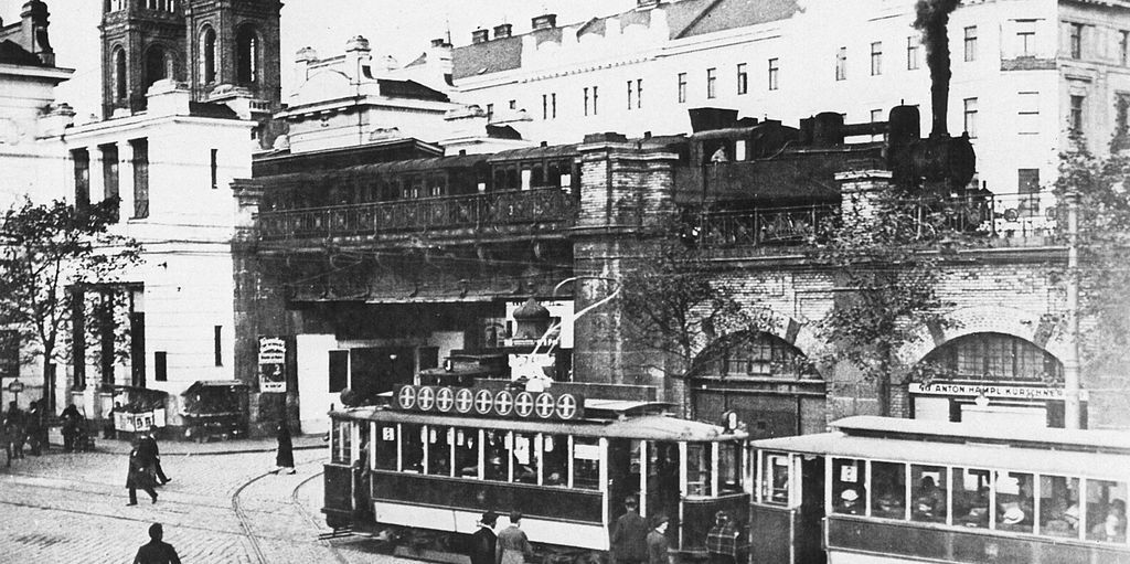 Schwarz-weiß Foto der Stadtbahn Station Josefstädter Straße um 1910
