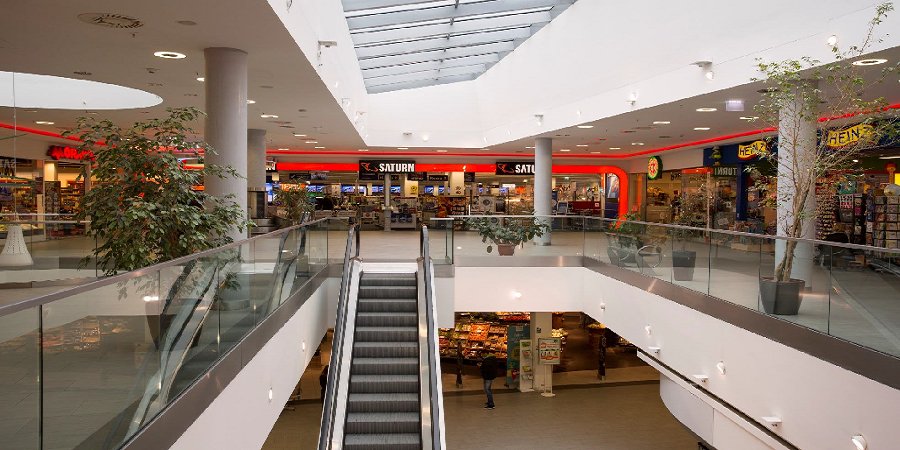Einkaufszentrum Auhof Center von innen