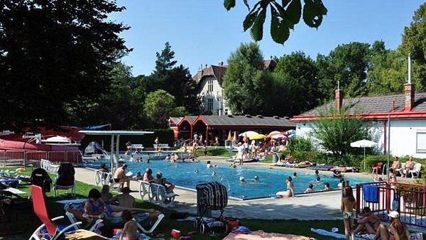 Hadersdorf-Weidlingauer Bad, Schwimmbecken