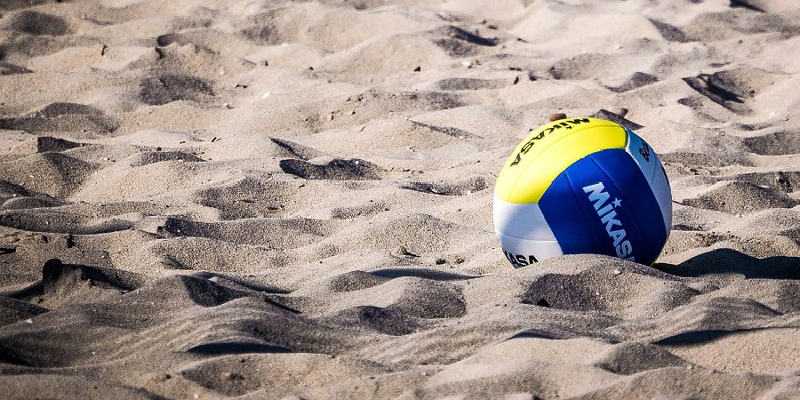 Volleyball im Sand