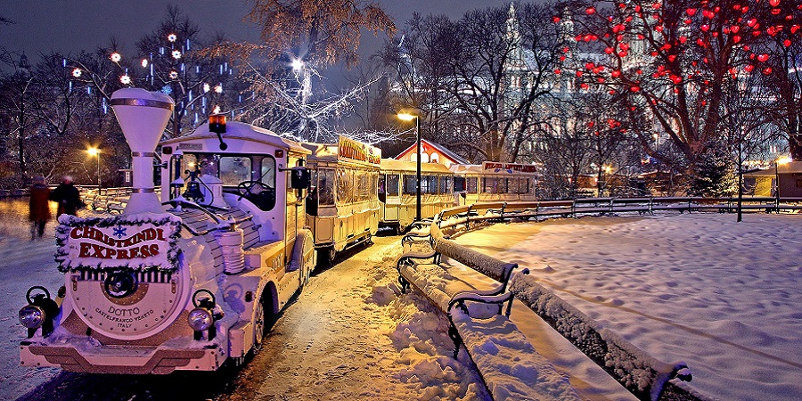 Verschneiter Weihnachtsmarkt in Wien
