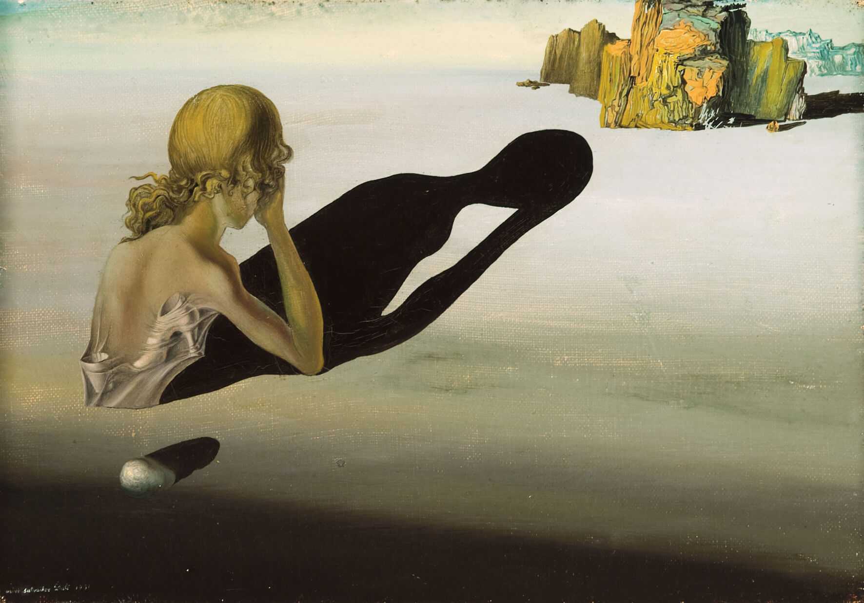Werk von Salvador Dalí namens Remorse, bis zur Hüfte im Sand vergrabene Frau stützt Kopf in die Hände