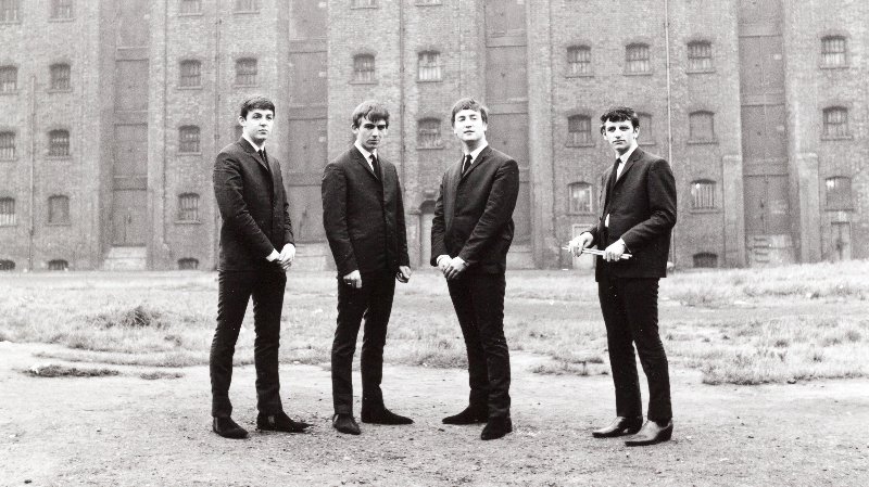 Die Beatles in Liverpool, eine schwarz-weiß Aufnahme